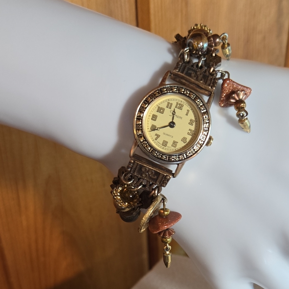 Forem Quartz Copper Tone Fashion Watch
